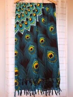 NWOT Peacock Feather Print Eye-catching Pareo